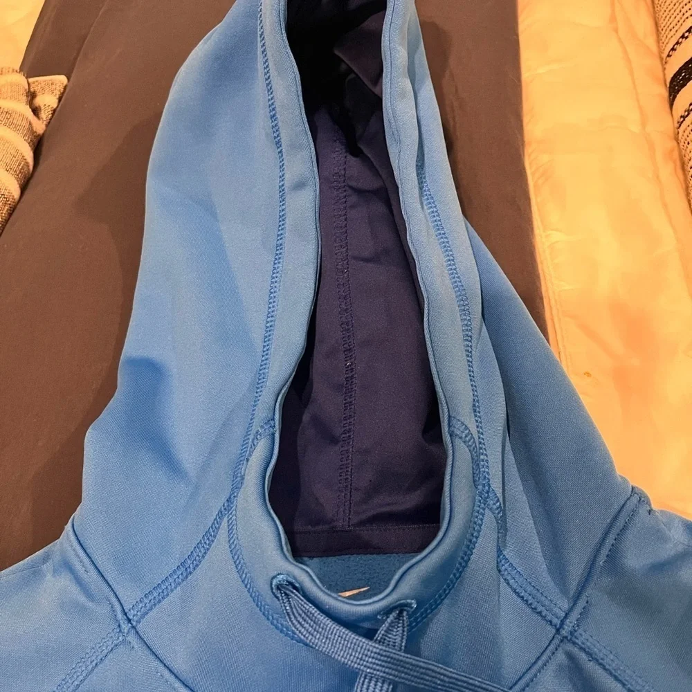 Nike DRI Fit Hoodie Small Blue Logo EUC  Comfy Athletic Cold Gear Running Layer